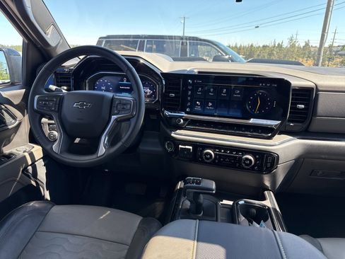 Used 2024 Chevrolet Silverado 1500 ZR2 w/ Technology Package image 17