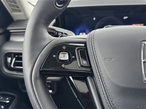 New 2026 Lincoln Aviator AWD w/ Jet Appearance Package image 28