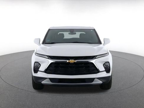 Used 2025 Chevrolet Blazer LT FWD image 2