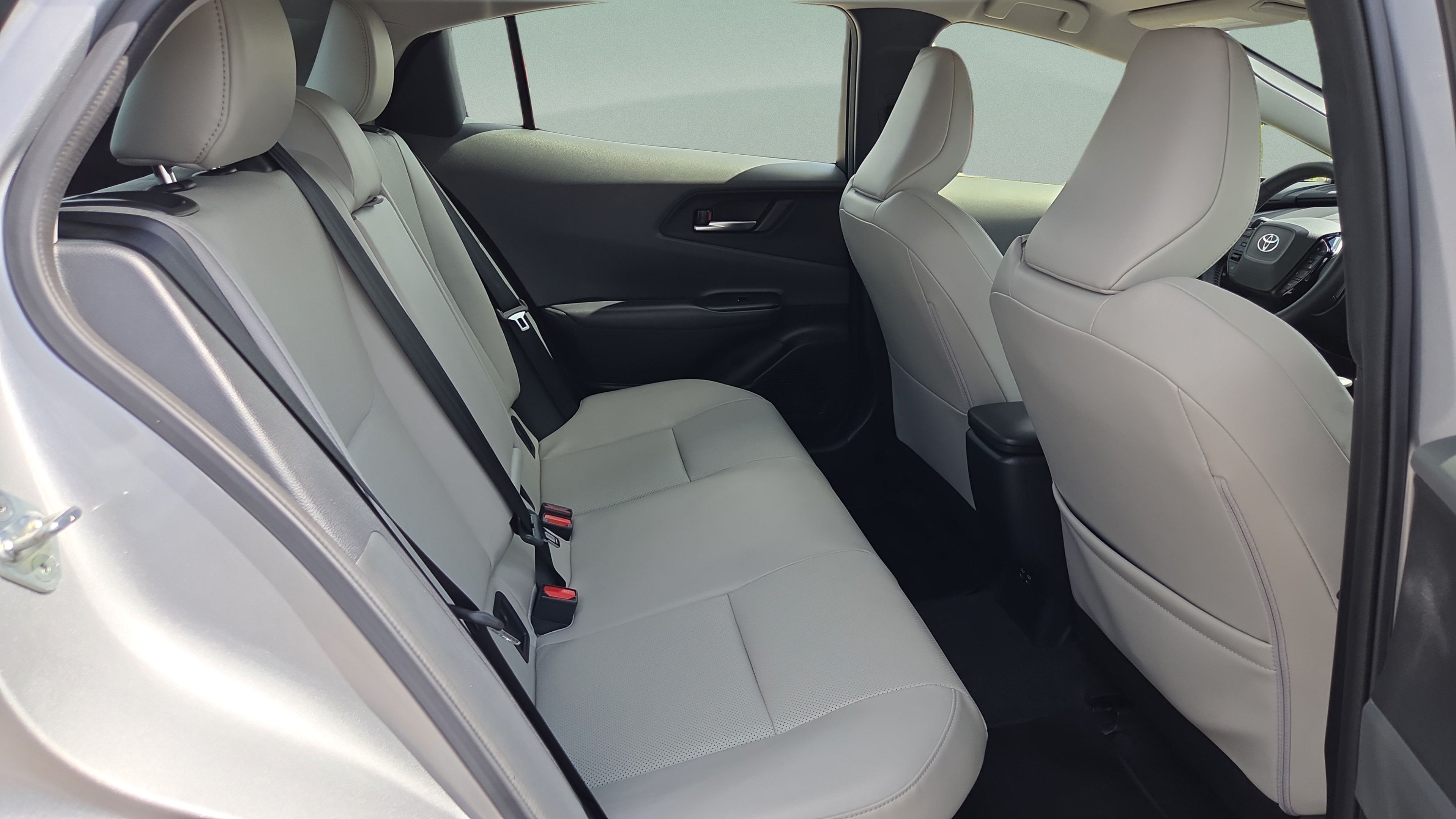 Certified 2023 Toyota Prius XLE FWD image 18