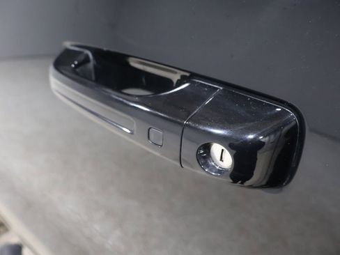 Used 2023 RAM 1500 Laramie image 11