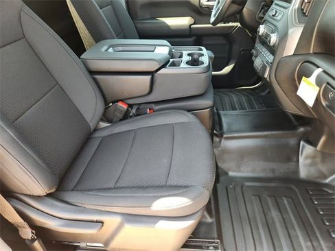 New 2024 GMC Sierra 2500 Pro w/ Convenience Package image 10