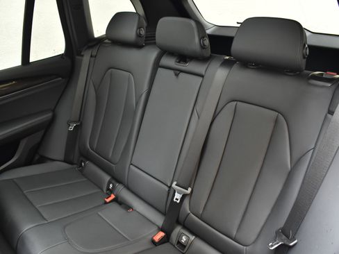 Used 2021 BMW X3 xDrive30i w/ Convenience Package AWD/4WD image 23