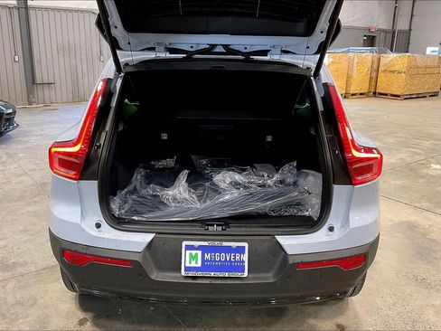 New 2026 Volvo XC40 B5 Plus w/ Protection Package Premier AWD/4WD image 9
