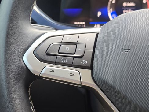 Used 2023 Volkswagen Taos SE image 31