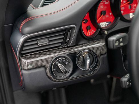 Used 2018 Porsche 911 Targa 4S image 17