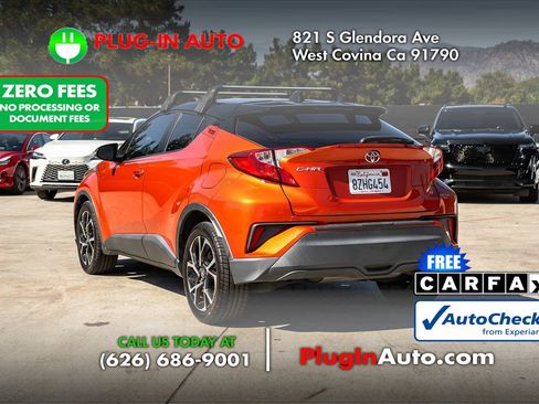 Used 2020 Toyota C-HR XLE FWD image 2