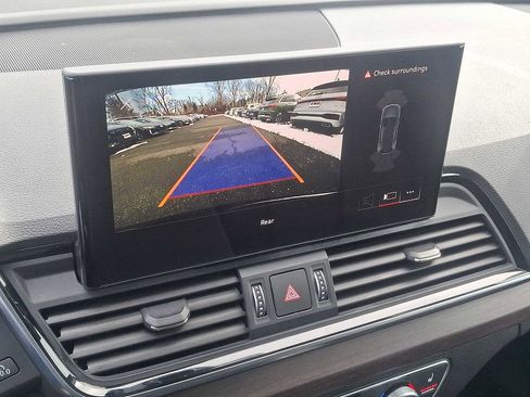 Certified 2023 Audi Q5 Premium w/ Convenience Package image 15