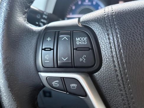 Used 2015 Toyota Sienna XLE Premium w/ Four Season Floor Mat Package FWD image 31