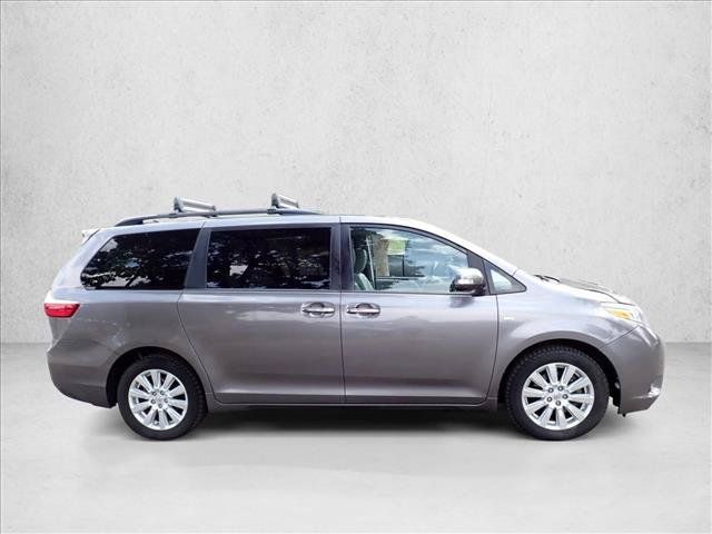 Used 2017 Toyota Sienna Limited AWD/4WD image 5