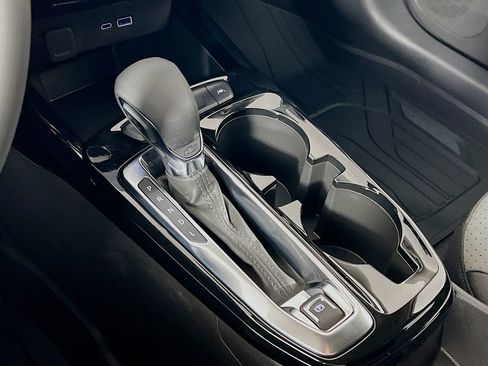 New 2026 Chevrolet Trax LT w/ LT Convenience Package FWD image 16