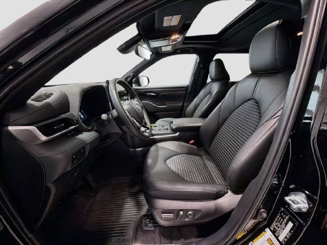Certified 2026 Toyota Highlander XSE AWD/4WD image 17