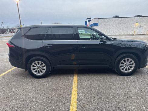 Used 2024 Toyota Grand Highlander XLE image 9