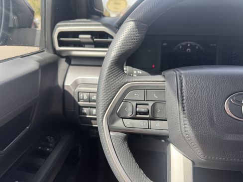 Certified 2025 Toyota Tacoma SR5 AWD/4WD image 22
