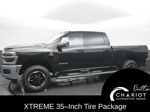 Used 2025 RAM 2500 Laramie AWD/4WD image 2