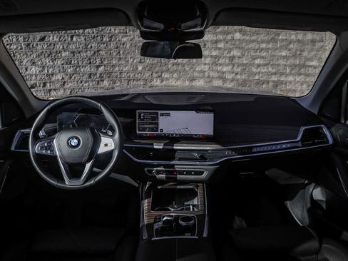 Used 2024 BMW X7 xDrive40i w/ Premium Package AWD/4WD image 27