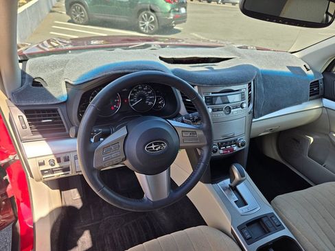 Used 2011 Subaru Outback 3.6R Premium AWD/4WD image 9