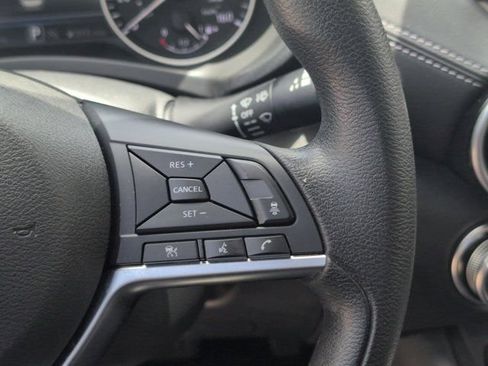Used 2025 Nissan Sentra SV FWD image 21