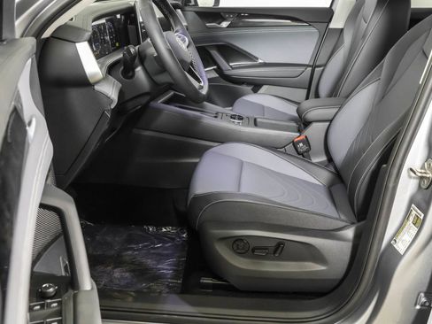 New 2026 Volkswagen Tiguan SE image 20