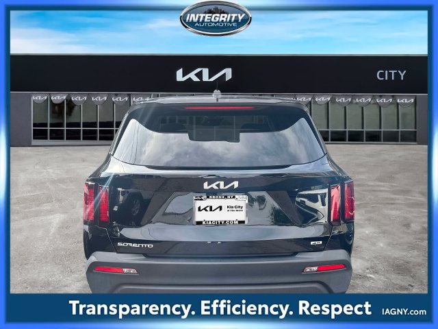 Used 2023 Kia Sorento LX AWD/4WD image 6