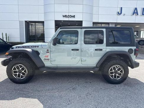 Used 2024 Jeep Wrangler Unlimited Rubicon w/ Technology Group AWD/4WD image 2