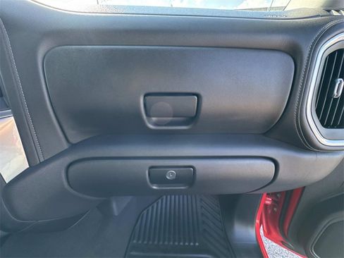 Used 2022 Chevrolet Silverado 1500 LT image 27