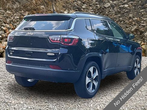 Used 2018 Jeep Compass Latitude w/ Popular Equipment Group AWD/4WD image 2
