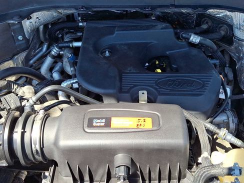Used 2020 Ford Explorer XLT w/ Equipment Group 202A AWD/4WD image 30