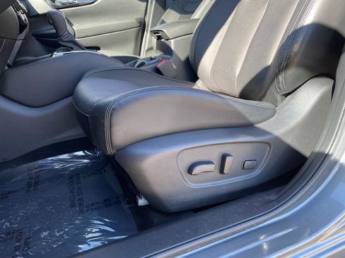 Used 2018 Nissan Rogue Sport SL image 24