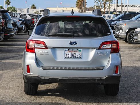 Used 2016 Subaru Outback 2.5i Limited AWD/4WD image 5