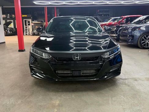 Used 2018 Honda Accord Sport image 2