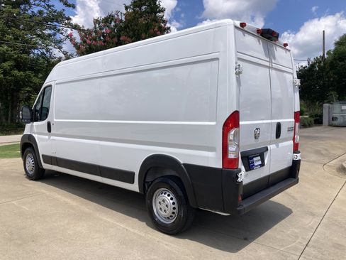 Used 2024 RAM ProMaster 2500 w/ Convenience Group FWD image 8