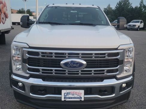 New 2025 Ford F550 4x4 Supercab Super Duty image 2