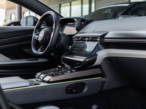 Used 2025 Aston Martin Vanquish image 64