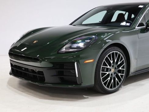 Used 2025 Porsche Panamera 4 image 4