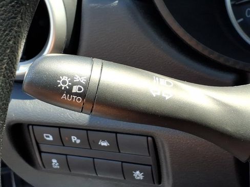 Used 2022 Nissan Versa S FWD image 24