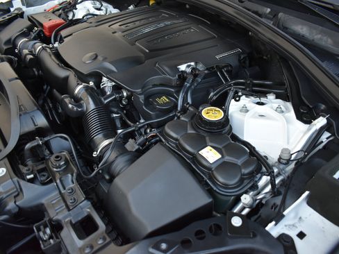 Used 2018 Jaguar F-PACE S image 52