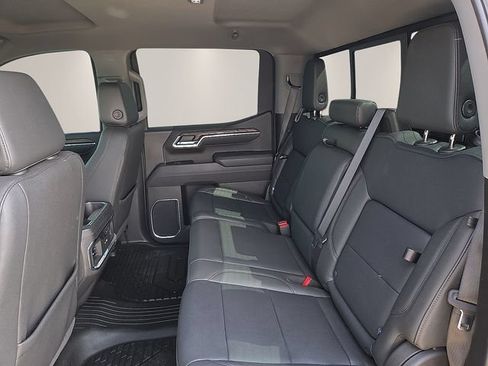 Used 2025 GMC Sierra 1500 SLT AWD/4WD image 12