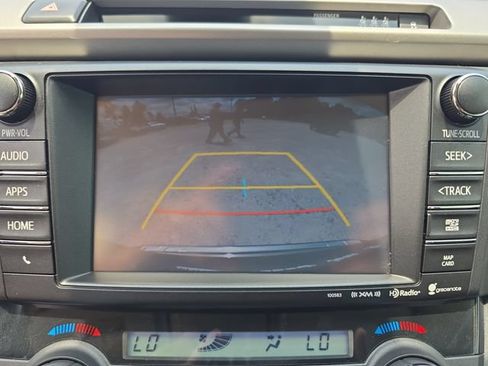 Used 2018 Toyota RAV4 XLE AWD/4WD image 19