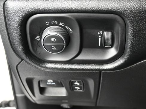 Used 2021 RAM 1500 Big Horn RWD image 16