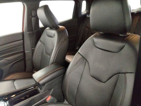 Used 2022 Jeep Compass Limited image 31