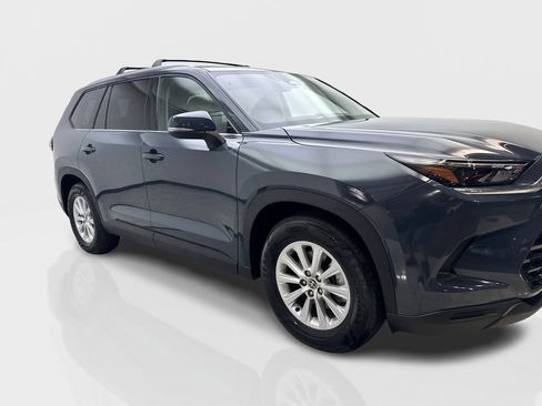 Used 2024 Toyota Grand Highlander AWD image 12