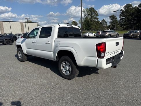 Used 2023 Toyota Tacoma SR image 3