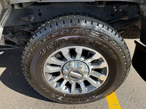 Used 2022 Ford F350 Lariat w/ FX4 Off-Road Package image 11