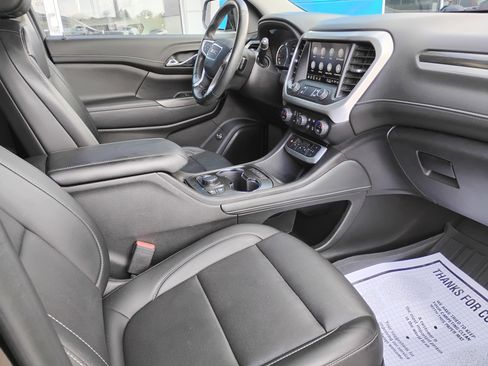Used 2023 GMC Acadia SLT w/ LPO, Floor Liner Package FWD image 12
