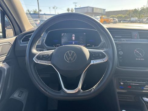 Used 2022 Volkswagen Tiguan SE AWD/4WD image 10