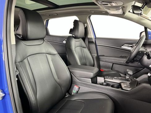 Certified 2026 Kia Sportage EX w/ EX Panorama Roof Package image 23