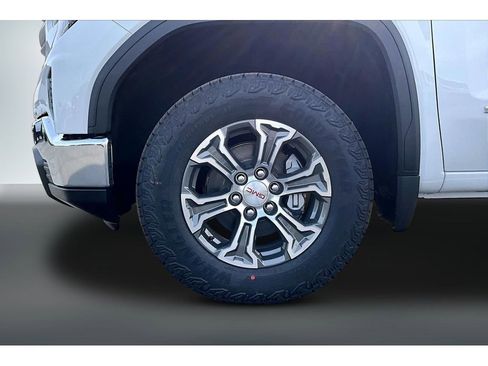 New 2026 GMC Sierra 1500 SLE image 11