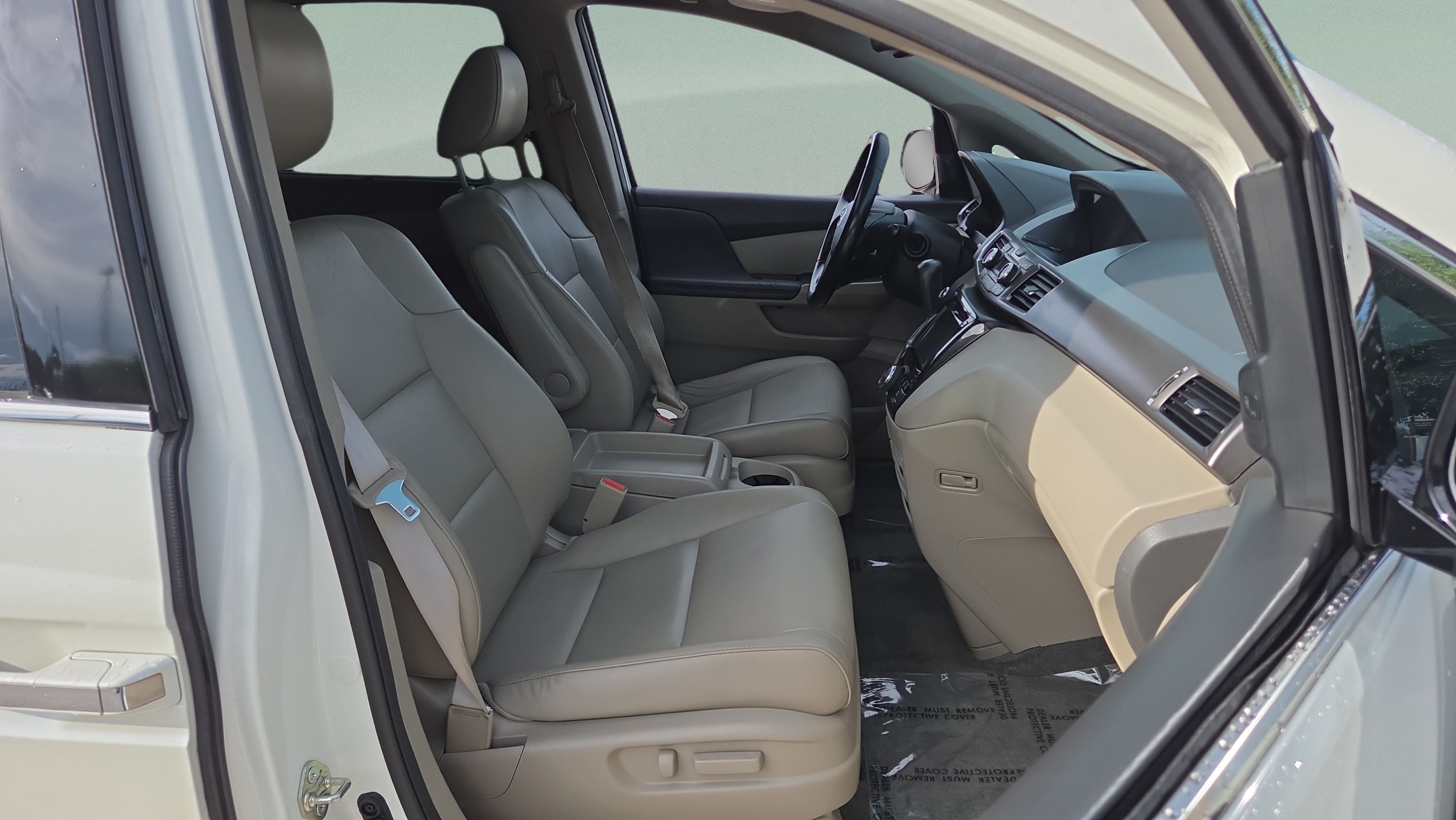 Used 2016 Honda Odyssey Touring Elite image 16