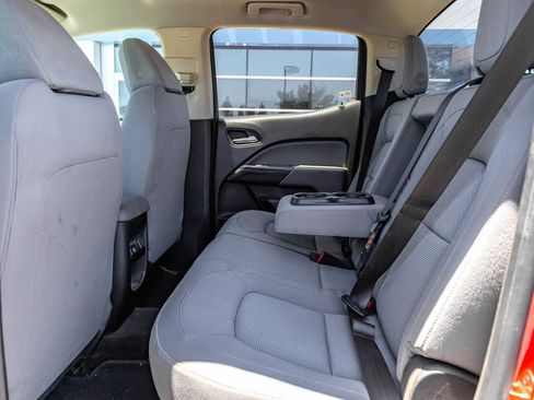 Used 2015 Chevrolet Colorado LT w/ LT Convenience Package RWD image 18